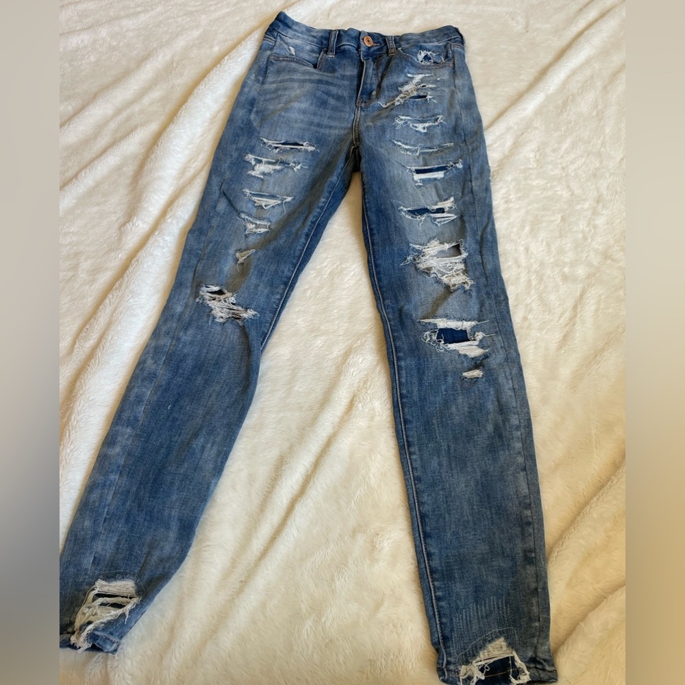 American eagle blue ripped jeans